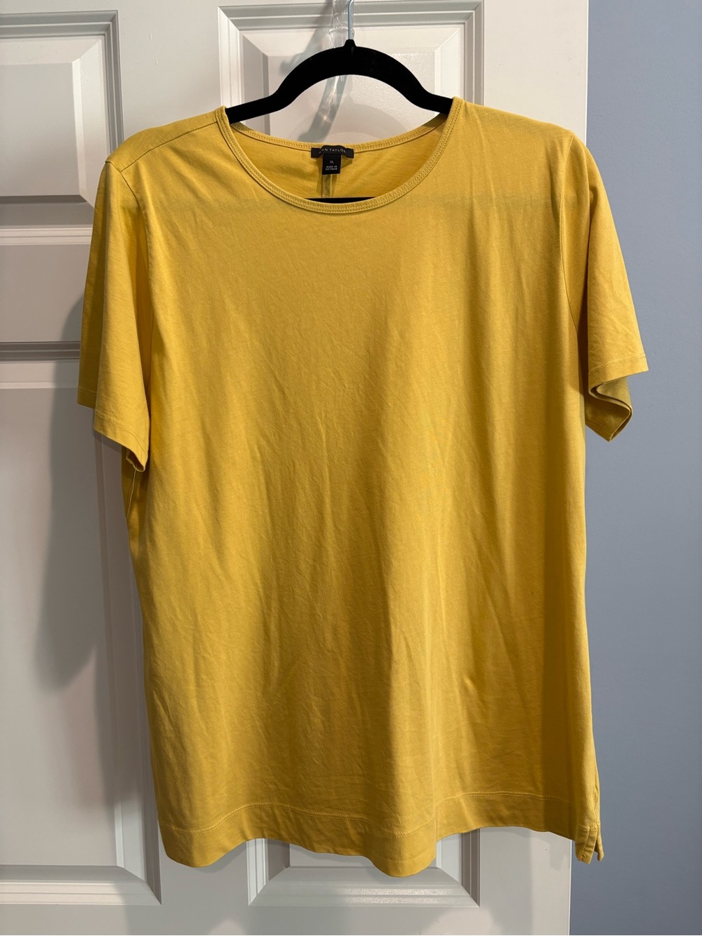 Ann Taylor Women’s Yellow Crew Neck Tee